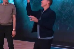 看看16岁的锡安是怎么打球的！论震撼程度应该不输文班吧？